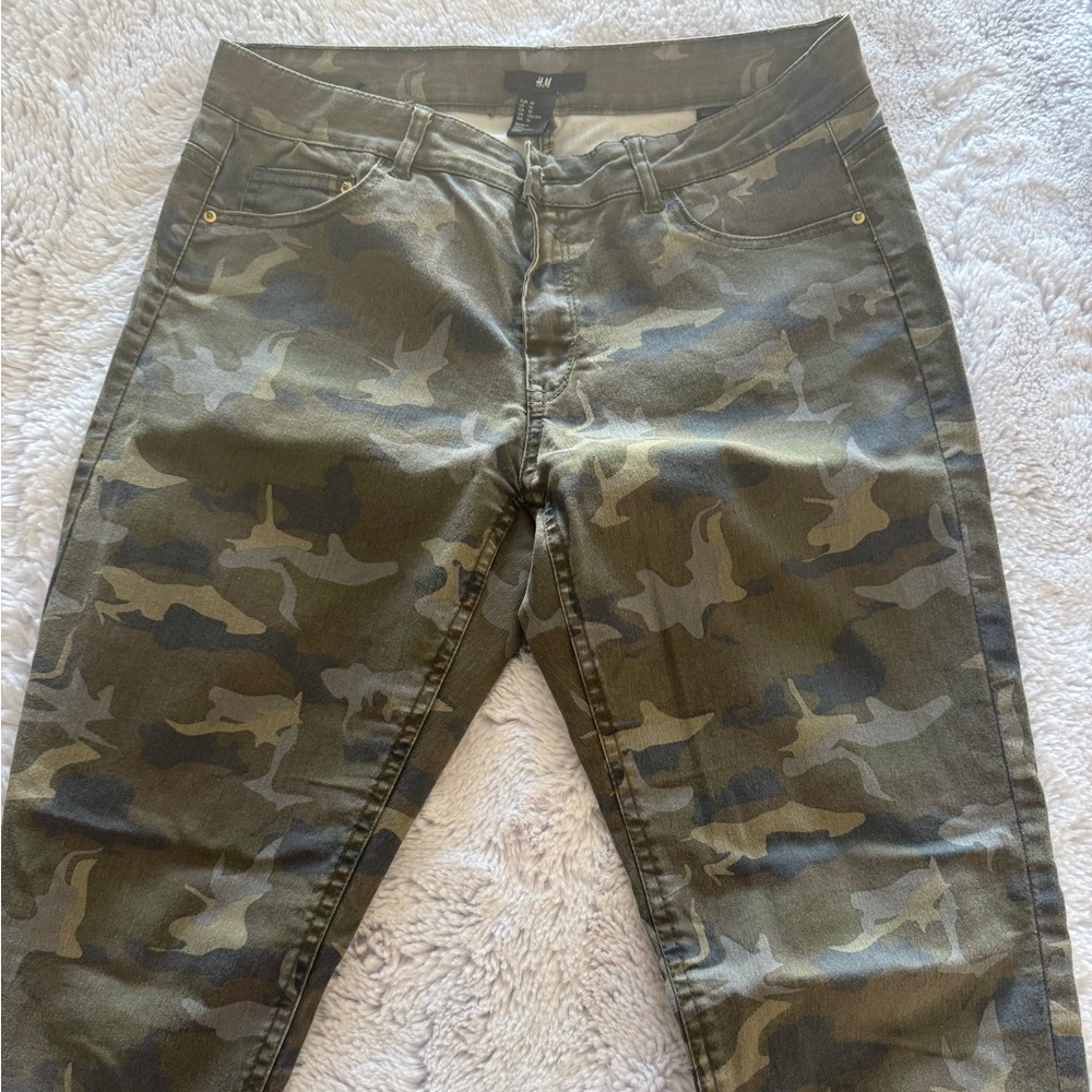H&M Gray Camouflage Pants